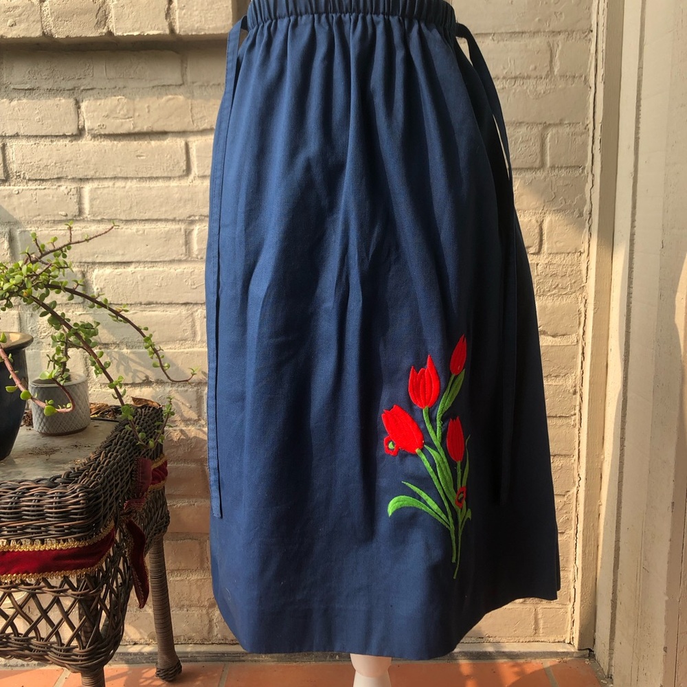 Vintage 90’s Embroidered Skirt - Picture 3 of 7